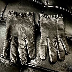 Portolano Black Leather Wool & Cashmere Lined Gloves Sz 8 with Ruffle Trim